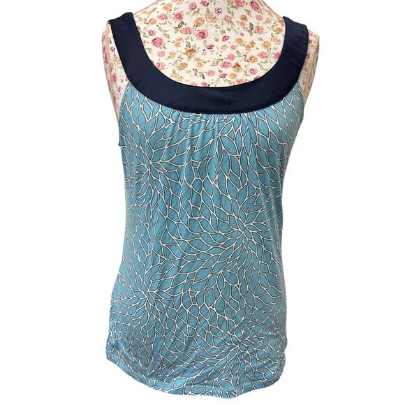 🌿 Ann Taylor Blue White Floral Print Sleeveless Tank Top Sz M Minimalist - Picture 1 of 4